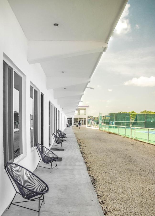 Cancun Tennis Inn Luaran gambar
